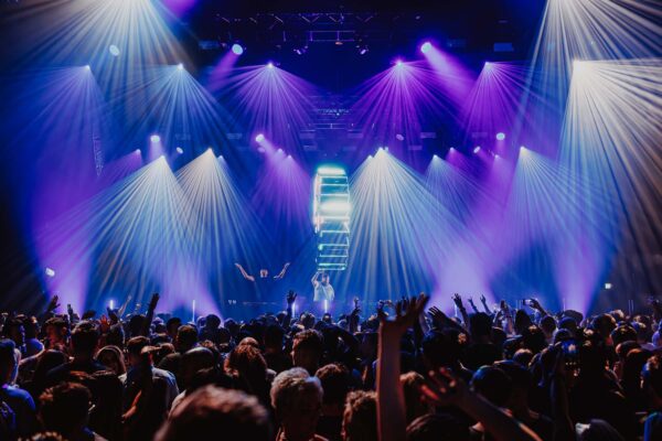 Luke Dyson@lukedysonwww.lukedyson.com Luke Dyson
@lukedyson
www.lukedyson.com